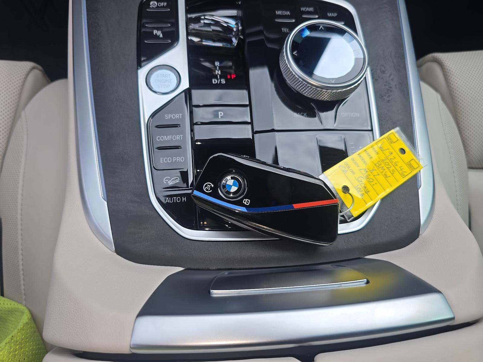 2025 BMW X7 M60i AWD