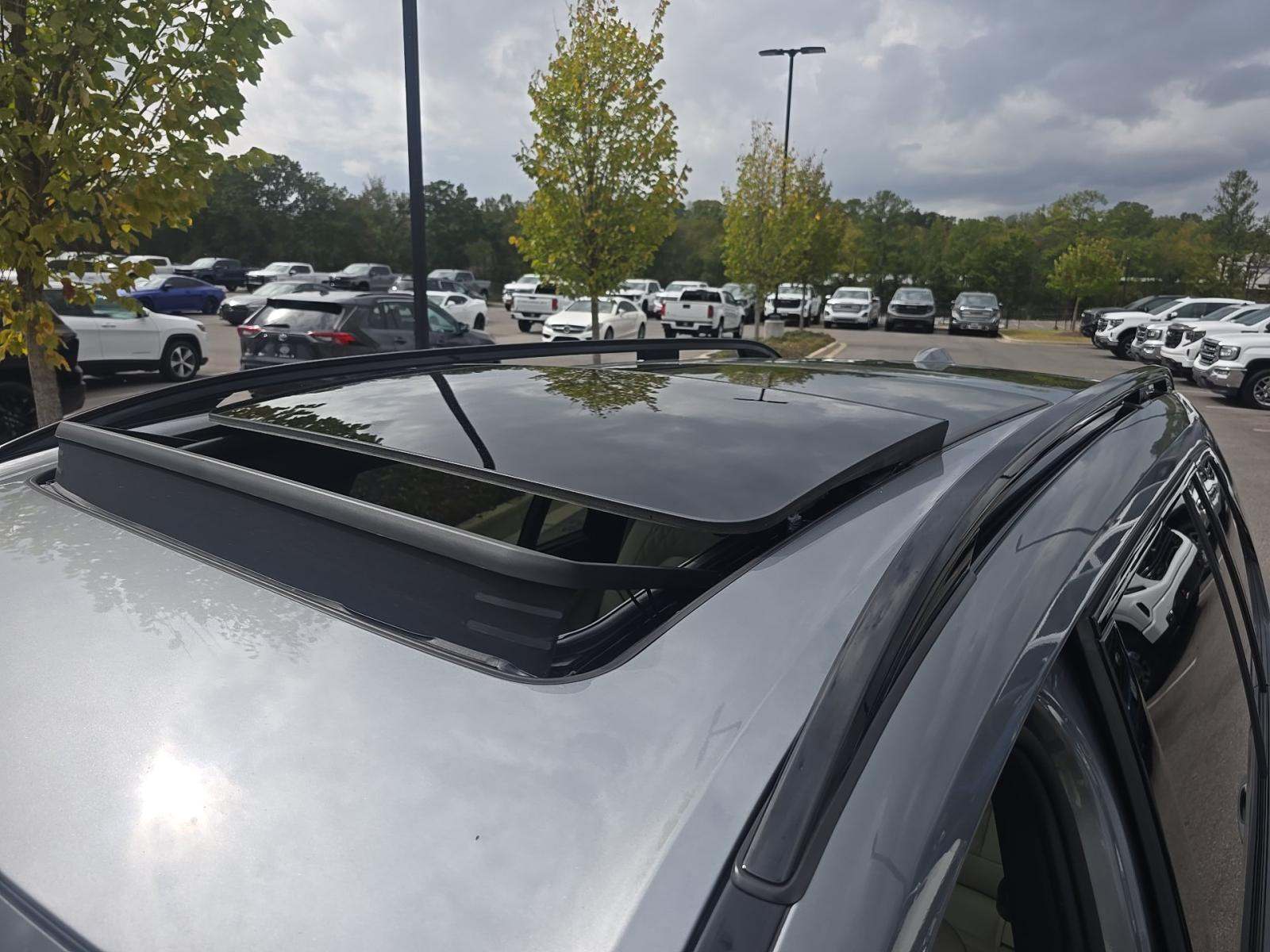 2025 BMW X7 M60i AWD