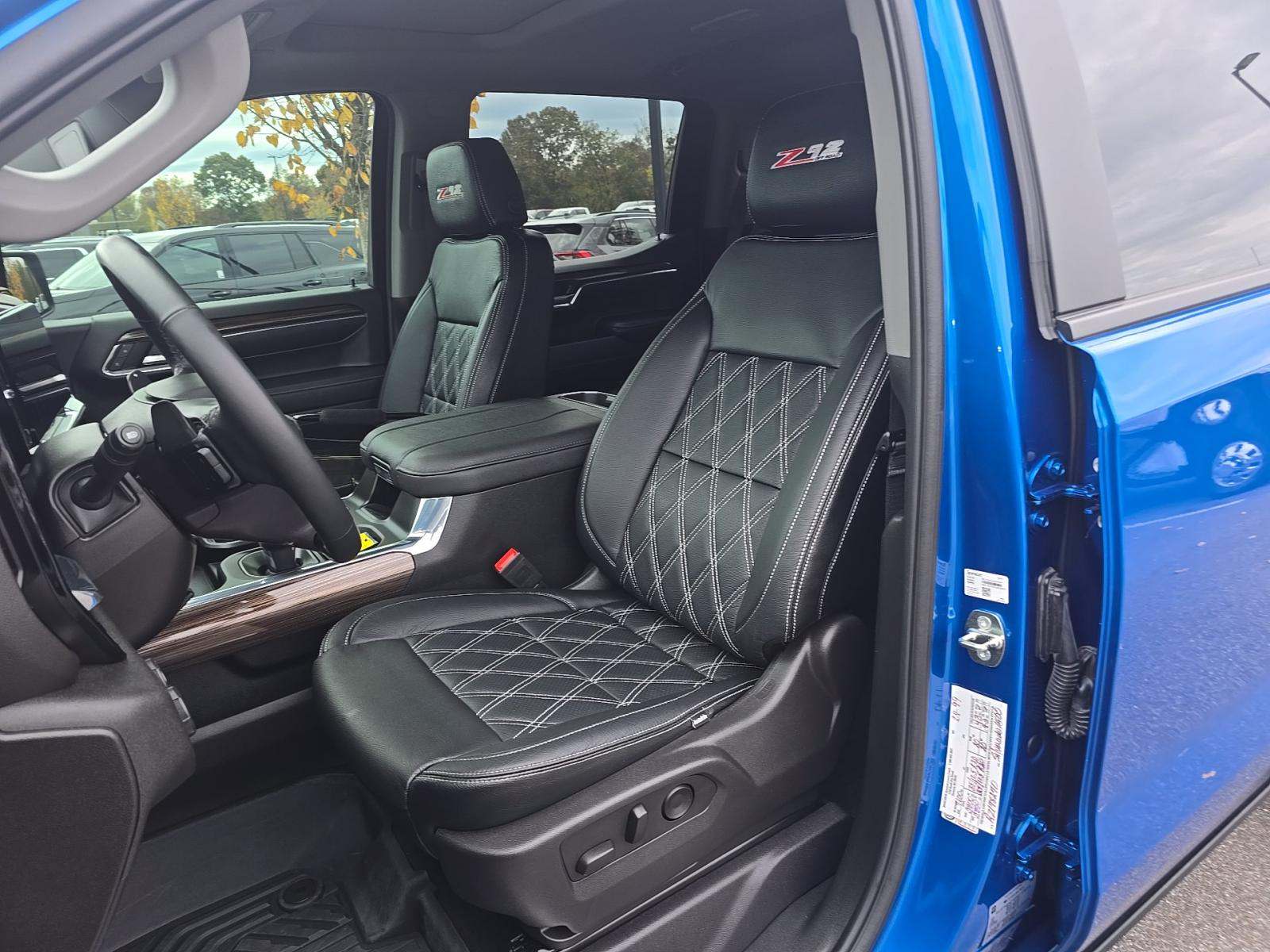 2024 Chevrolet Silverado 1500 RST AWD