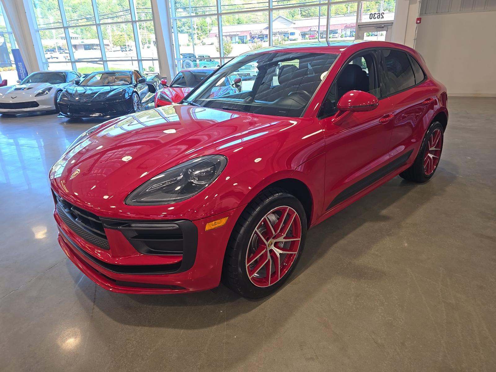 2023 Porsche Macan Base AWD