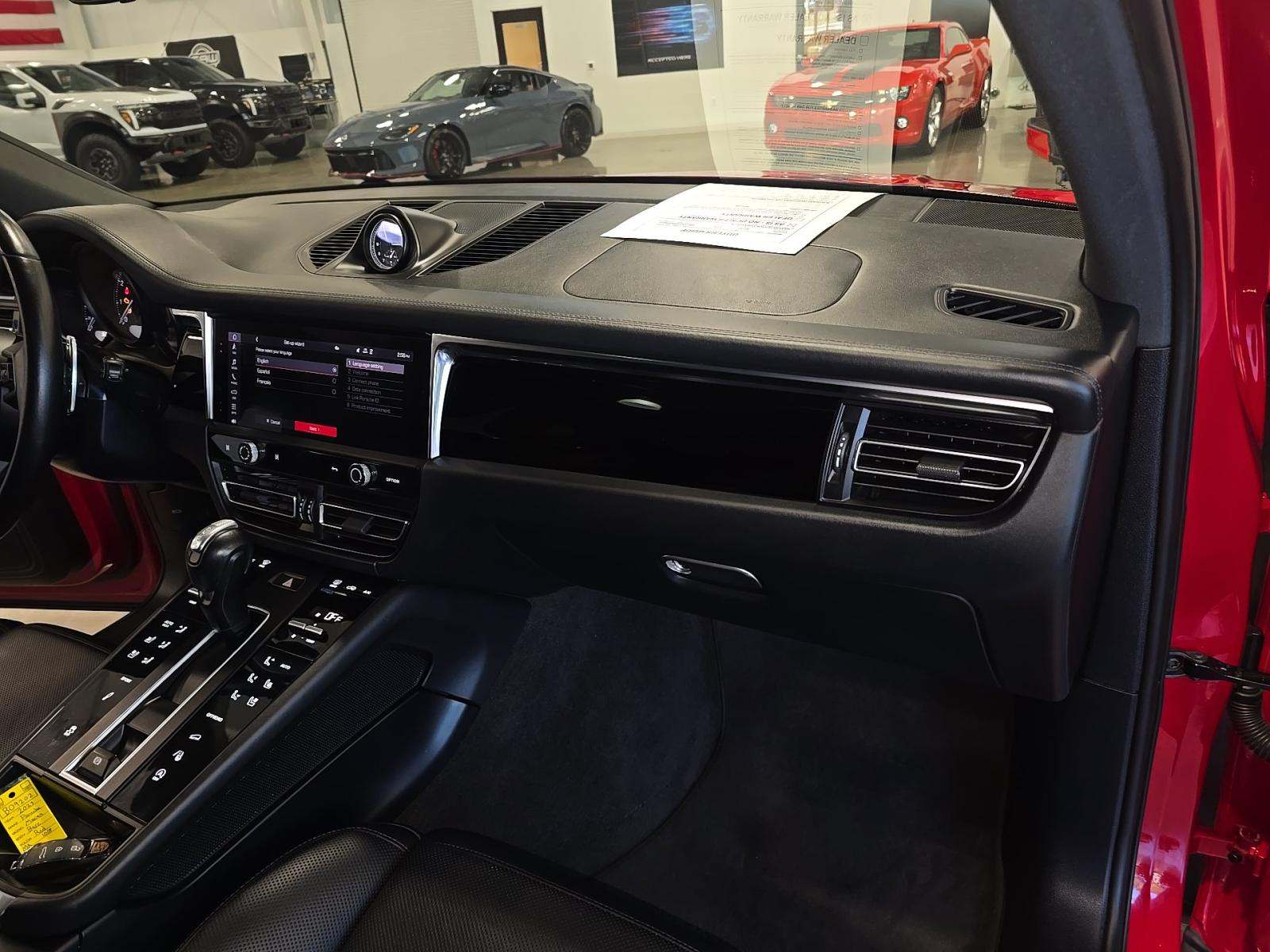 2023 Porsche Macan Base AWD