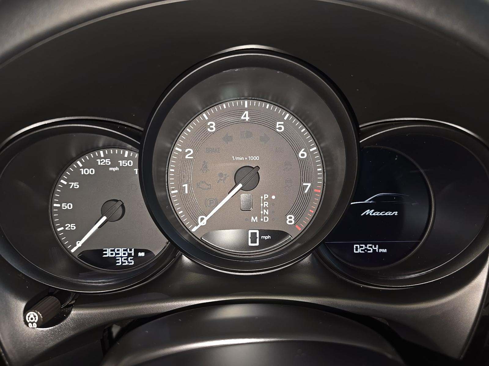 2023 Porsche Macan Base AWD