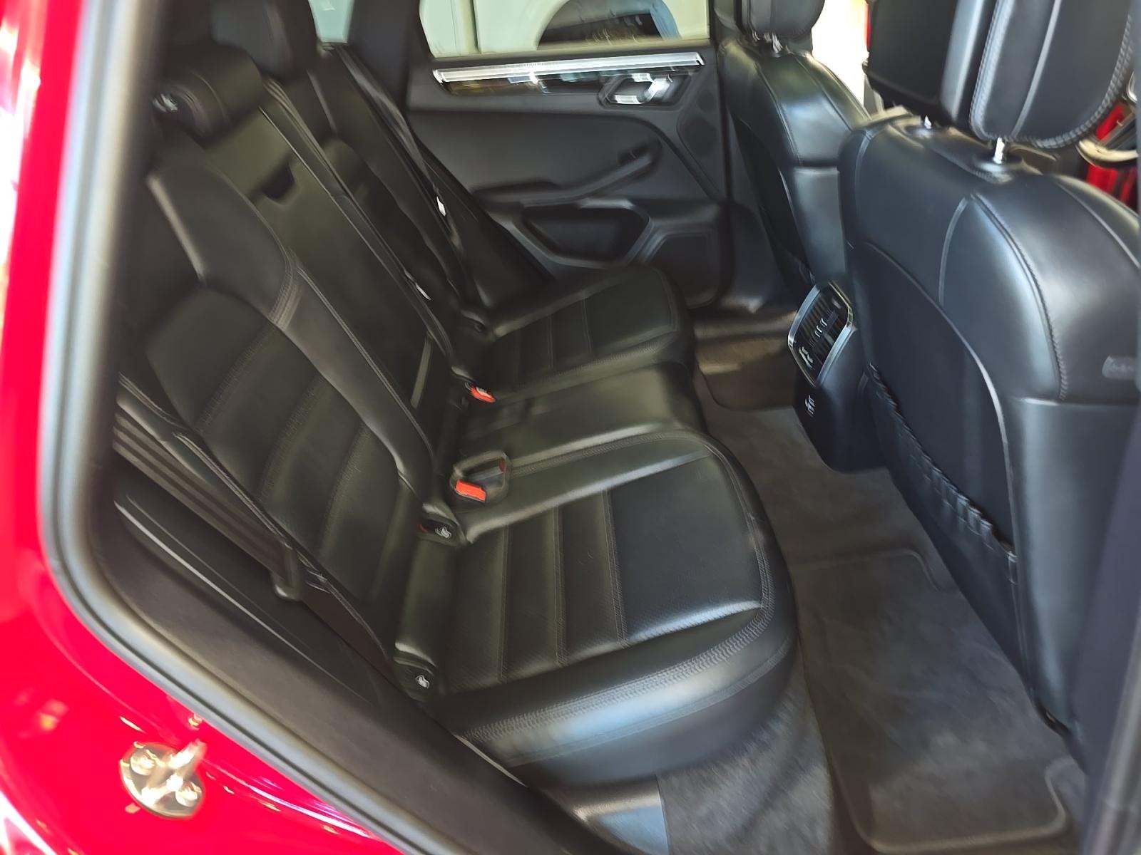 2023 Porsche Macan Base AWD