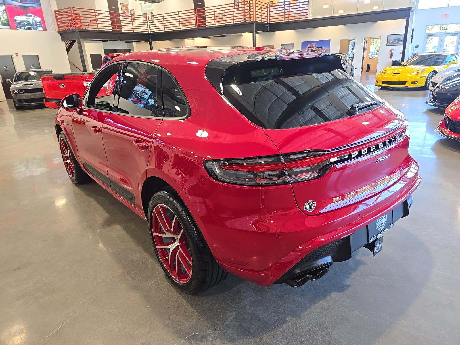 2023 Porsche Macan Base AWD