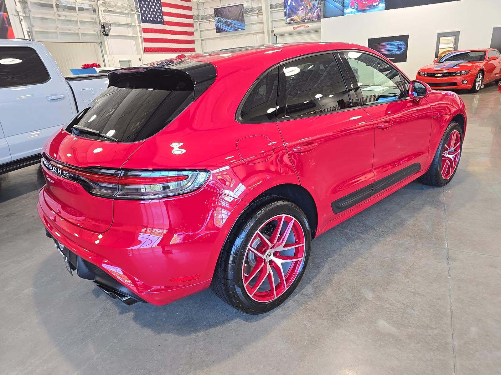 2023 Porsche Macan Base AWD