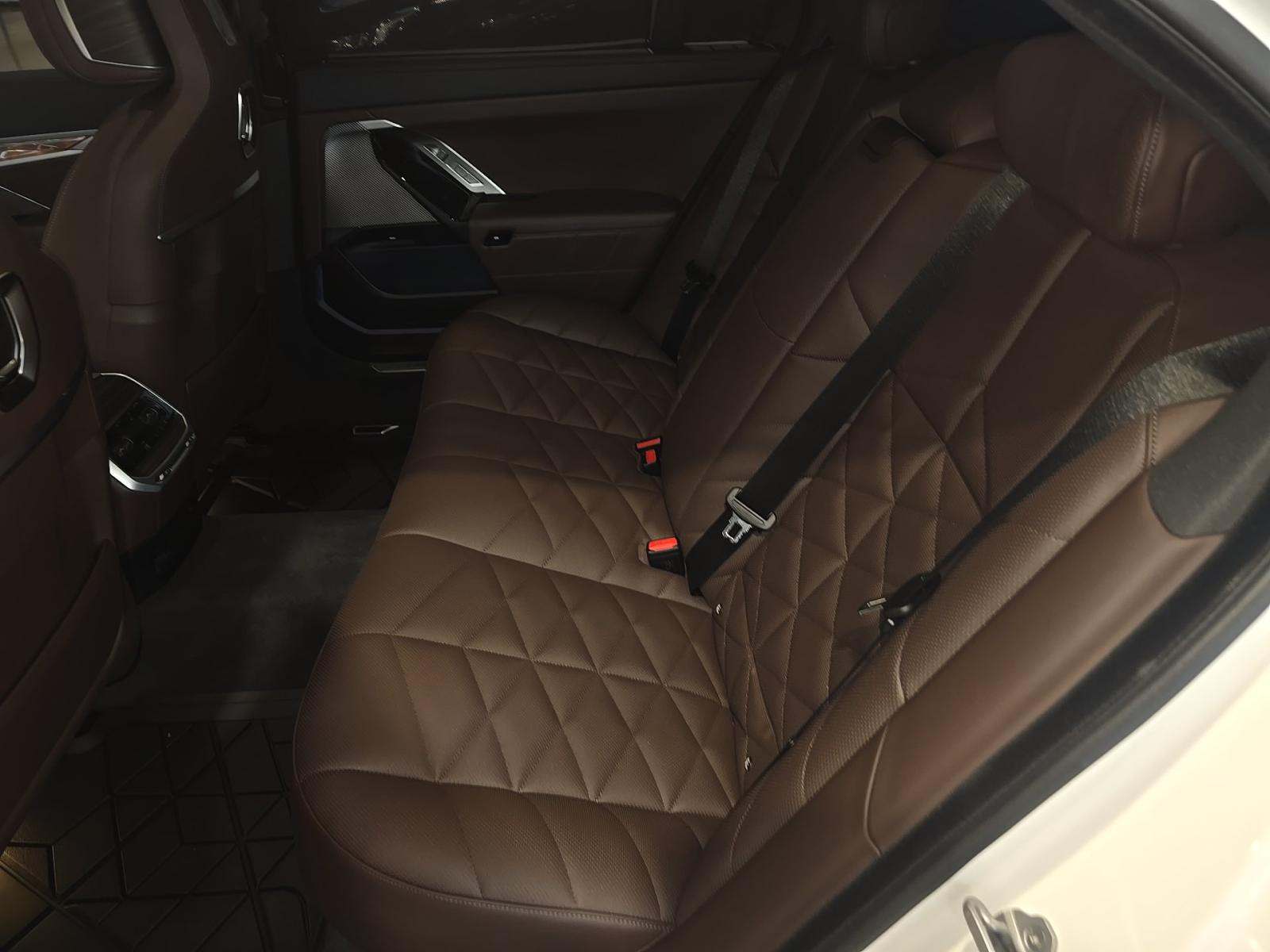 2025 BMW 7 Series 740i RWD