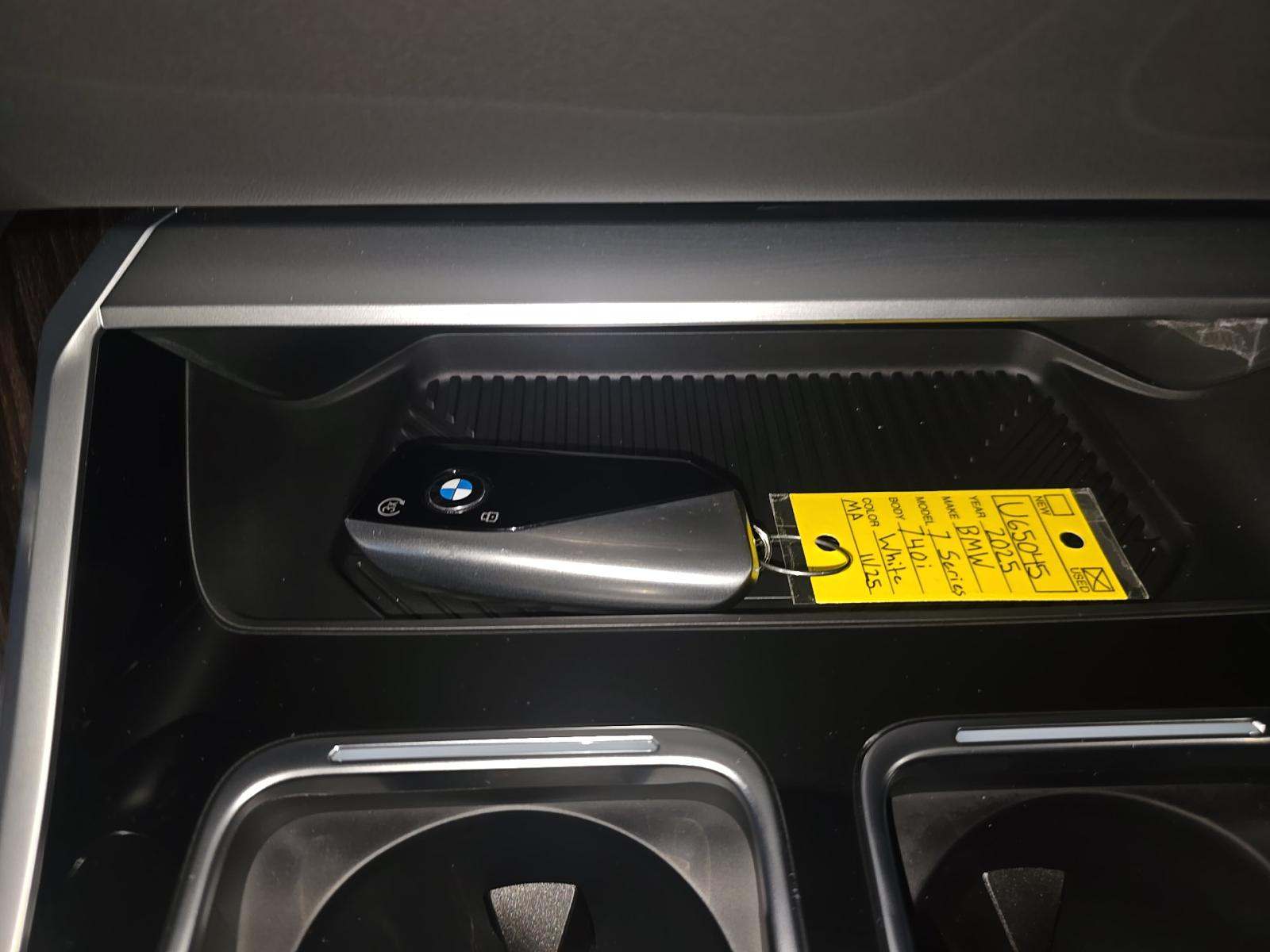 2025 BMW 7 Series 740i RWD