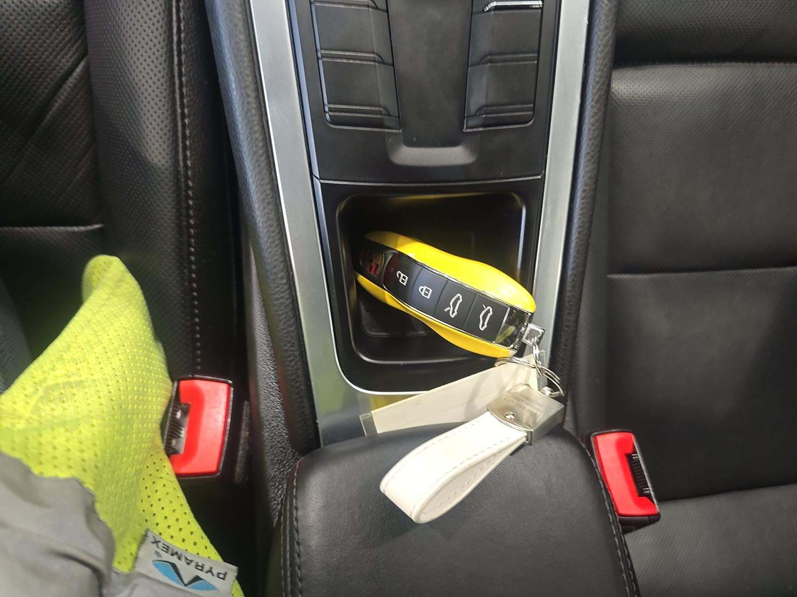 2024 Porsche 718 Cayman Base RWD