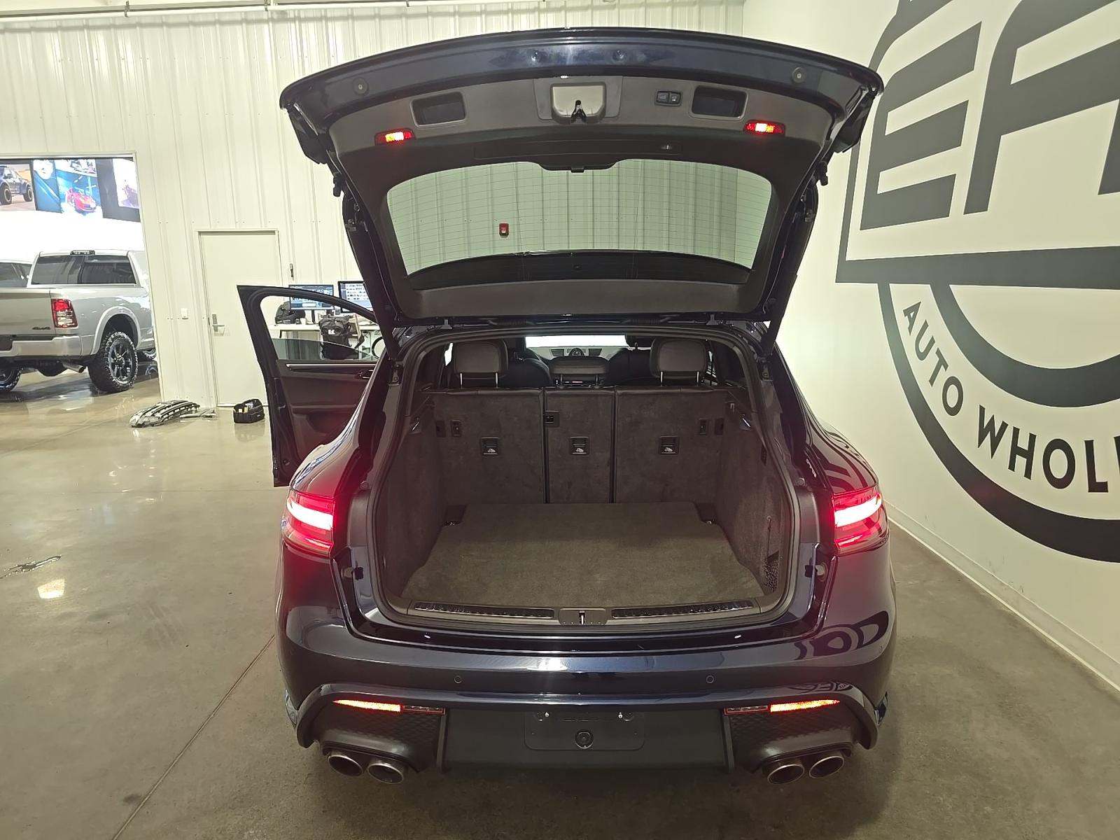 2022 Porsche Macan S AWD