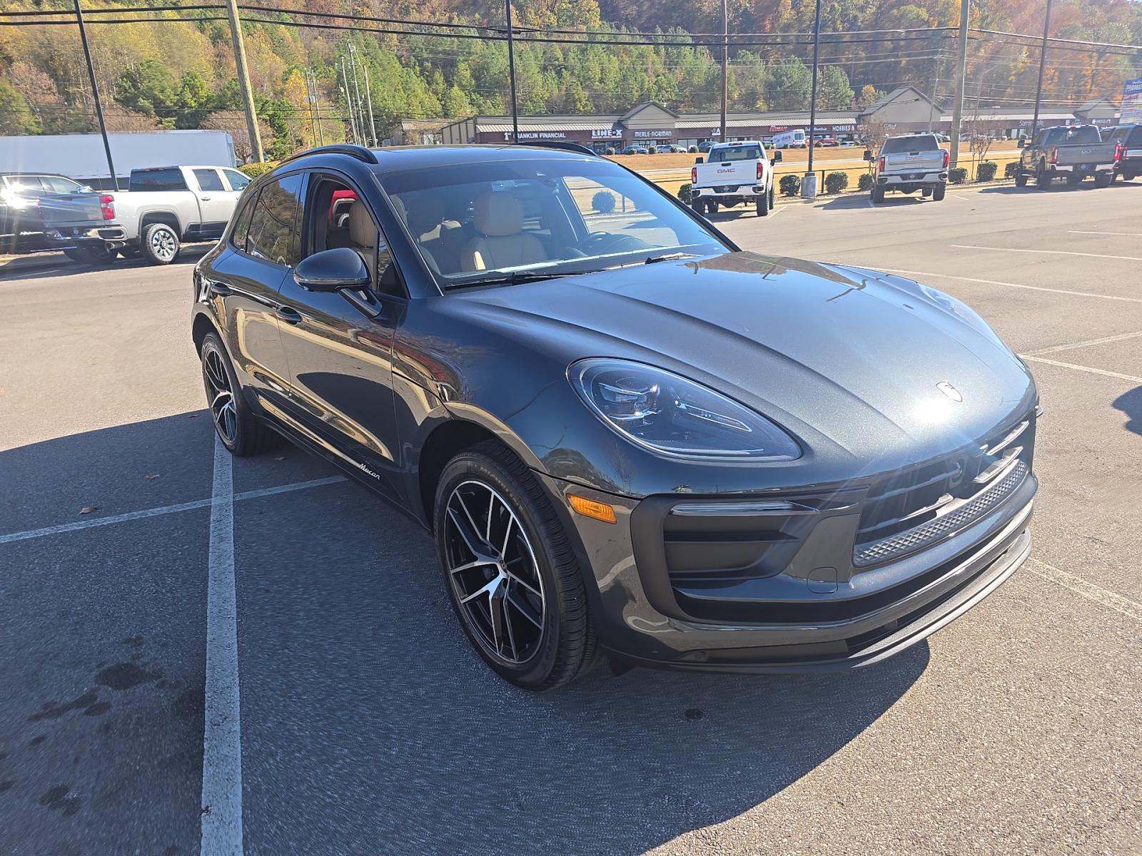 2024 Porsche Macan Base AWD