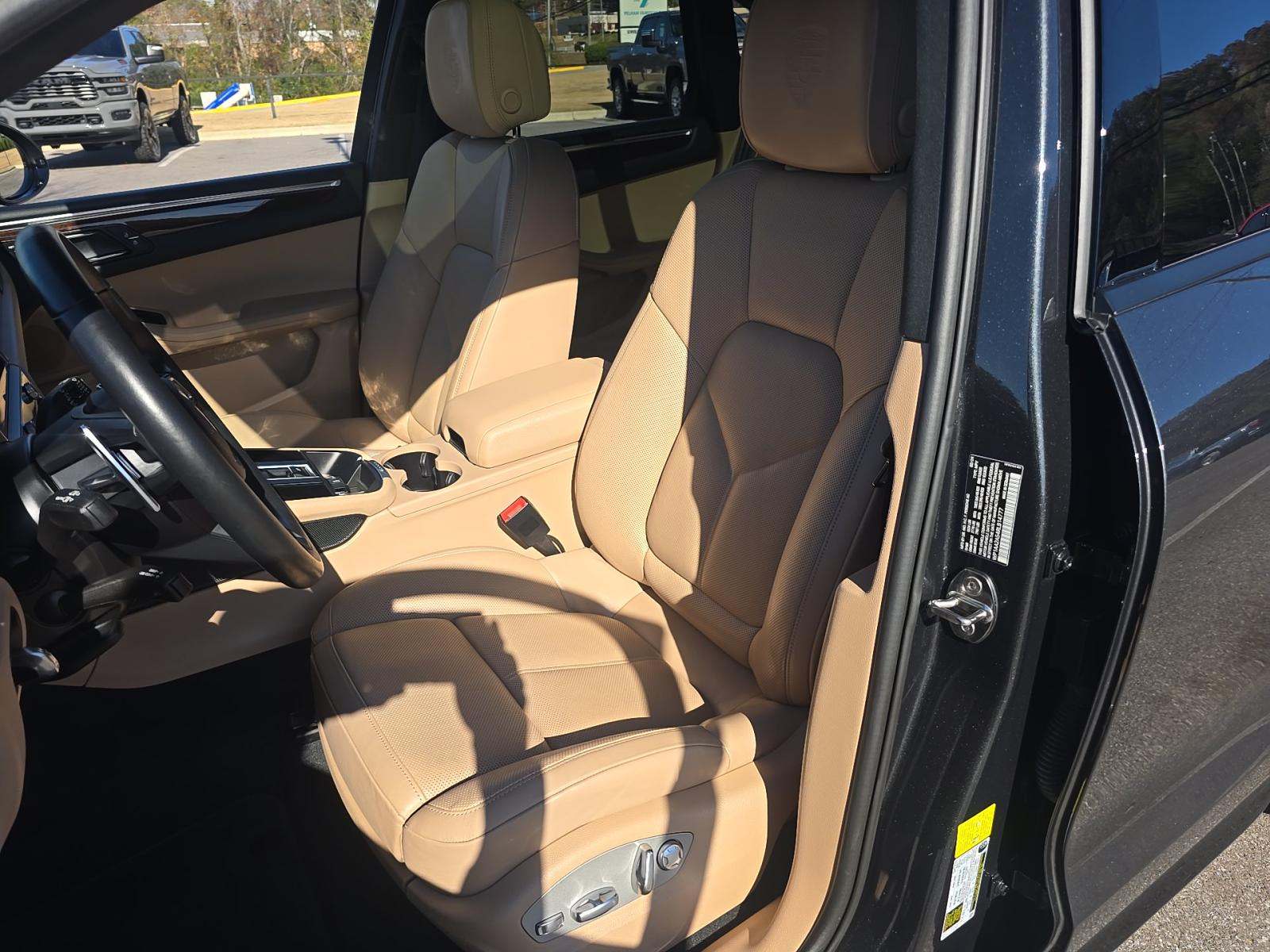 2024 Porsche Macan Base AWD