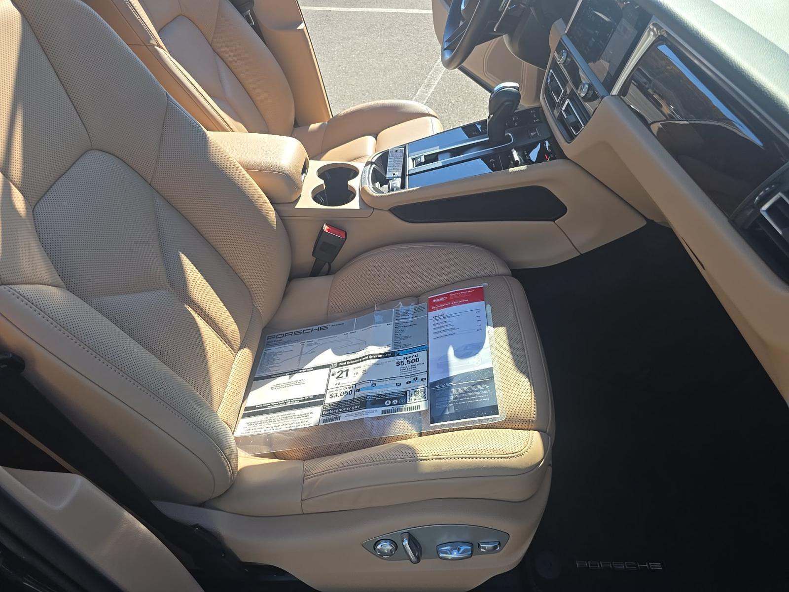 2024 Porsche Macan Base AWD