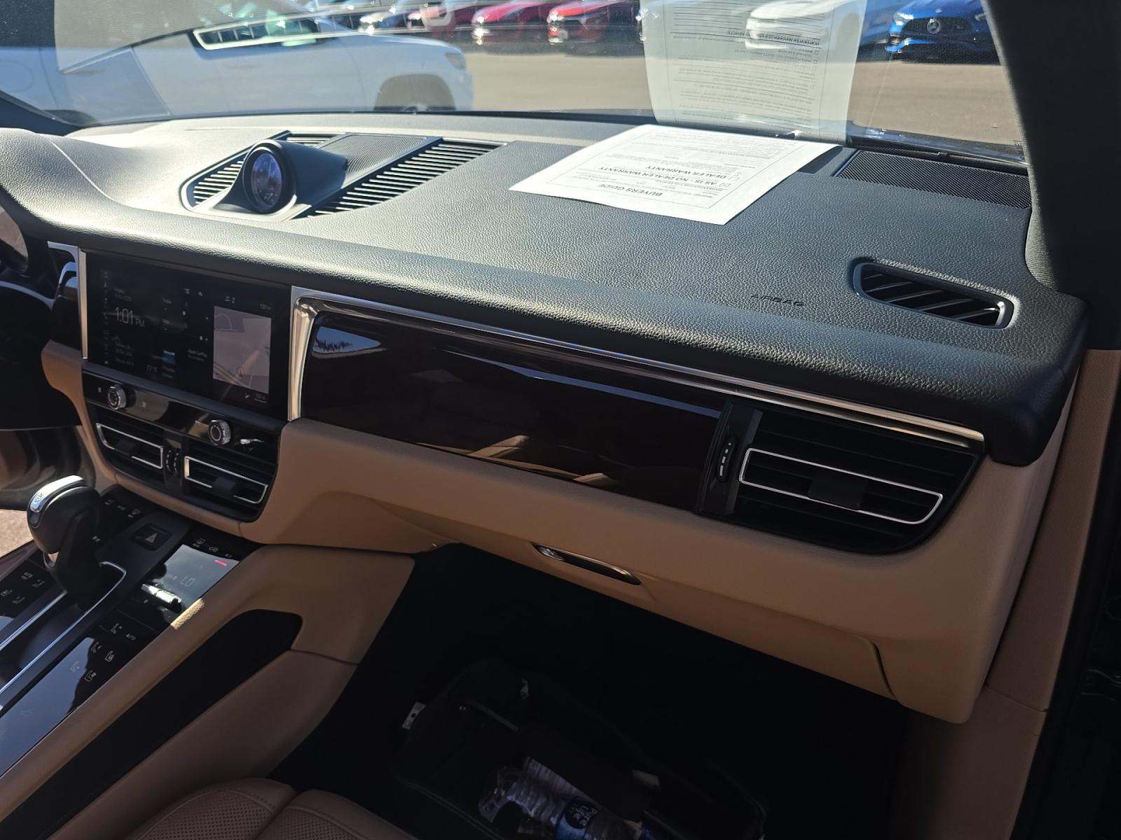 2024 Porsche Macan Base AWD