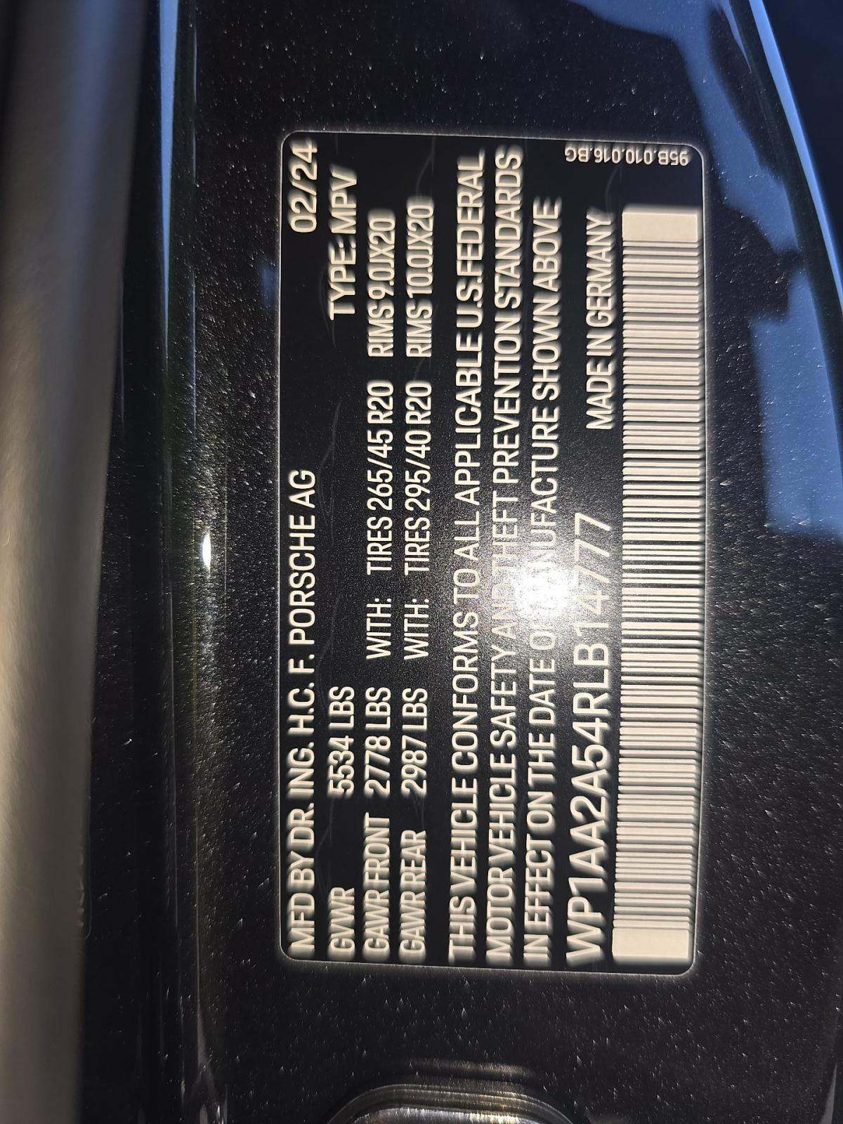 2024 Porsche Macan Base AWD