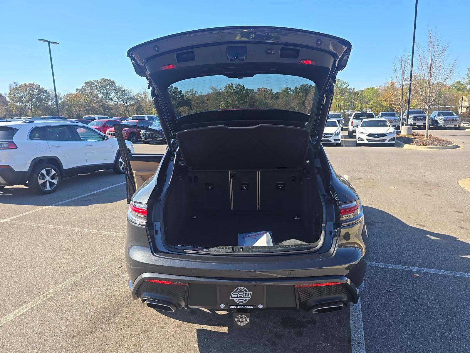 2024 Porsche Macan Base AWD