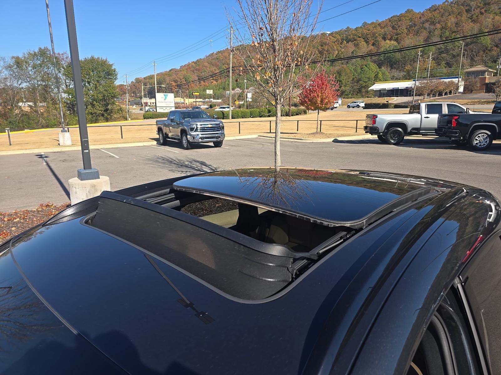 2024 Porsche Macan Base AWD