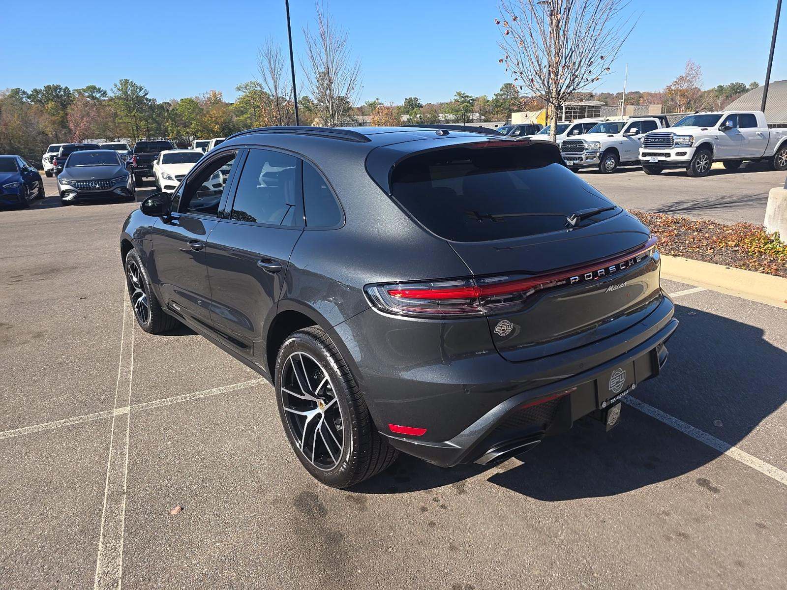 2024 Porsche Macan Base AWD