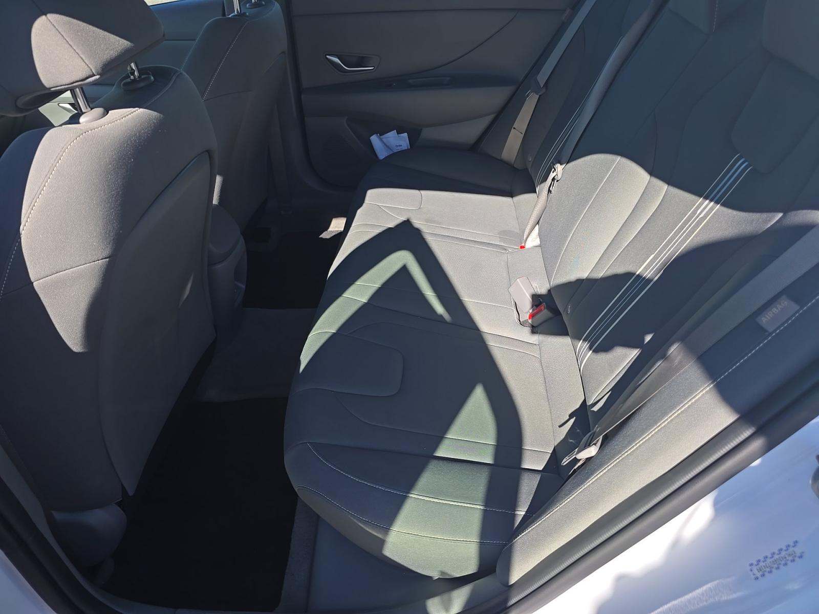 2024 Hyundai Elantra SEL FWD