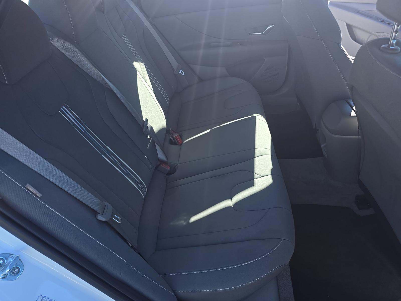 2024 Hyundai Elantra SEL FWD