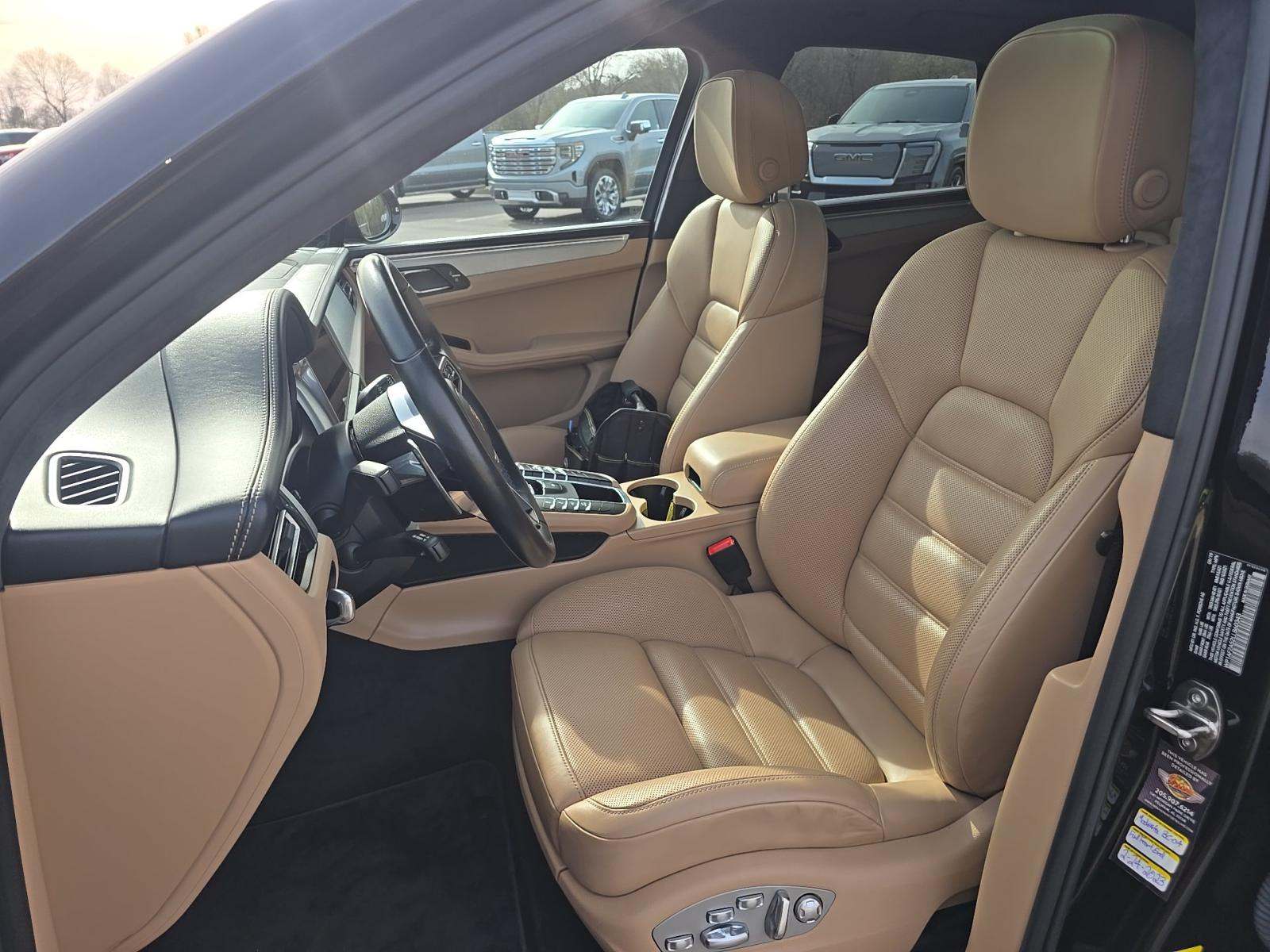 2020 Porsche Macan Turbo AWD