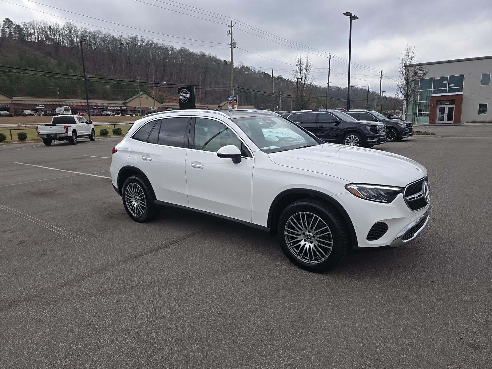 2025 Mercedes-Benz GLC GLC 300 RWD