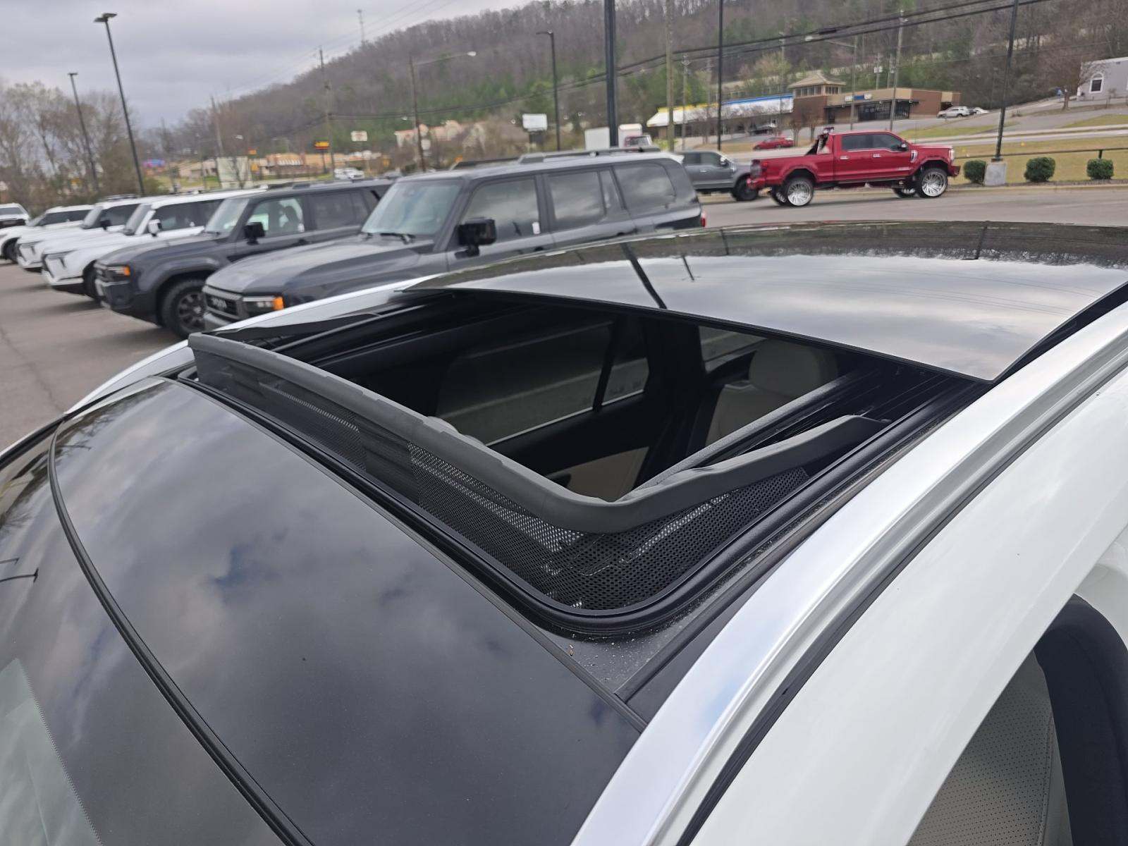 2025 Mercedes-Benz GLC GLC 300 RWD