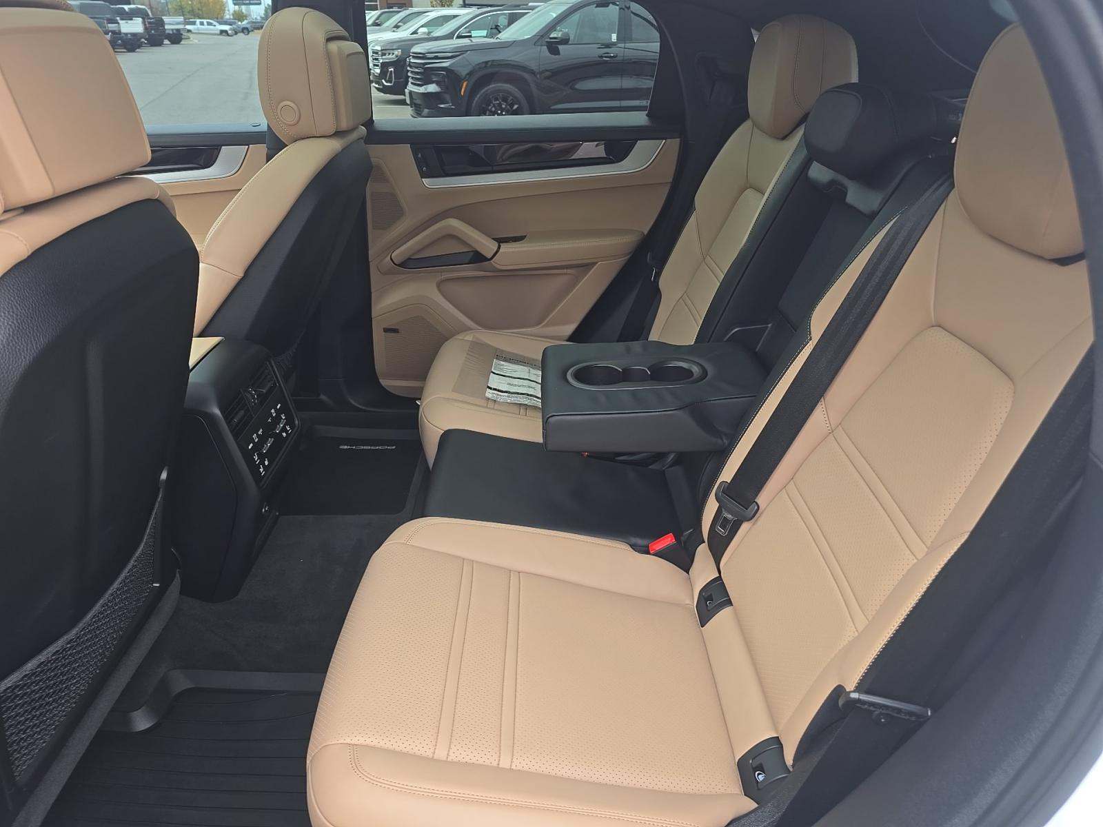 2024 Porsche Cayenne Base AWD