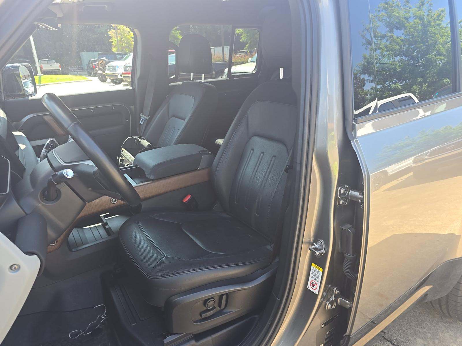 2022 Land Rover Defender 110 X-Dynamic SE AWD