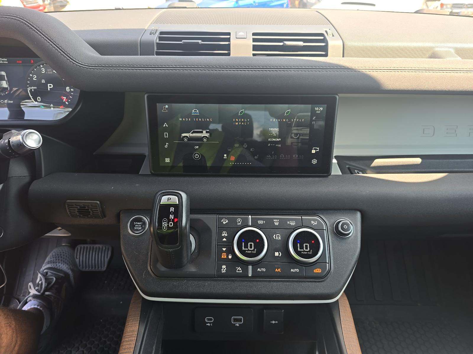 2022 Land Rover Defender 110 X-Dynamic SE AWD