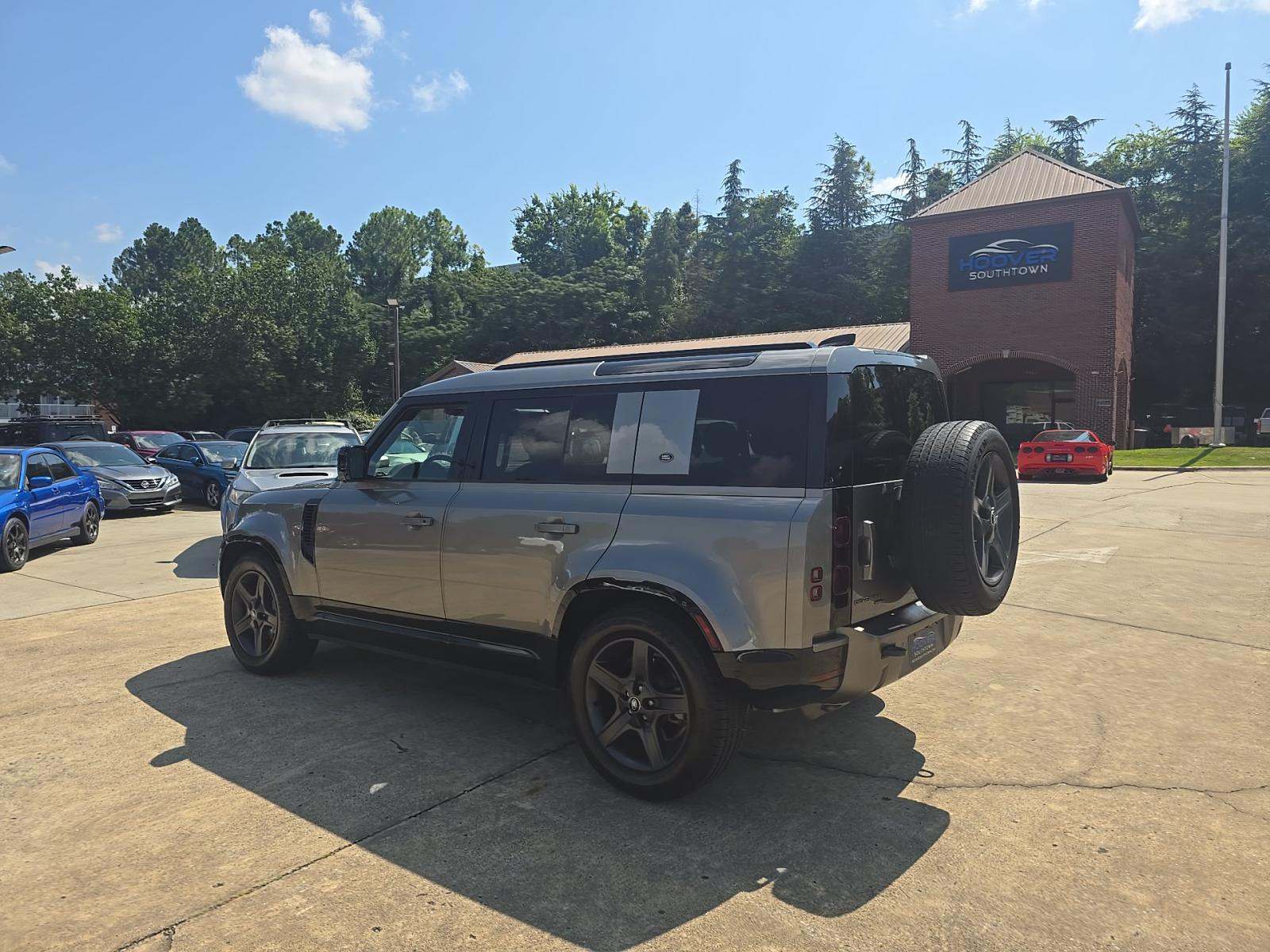 2022 Land Rover Defender 110 X-Dynamic SE AWD