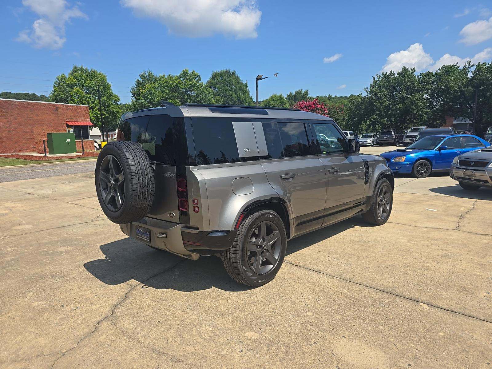 2022 Land Rover Defender 110 X-Dynamic SE AWD