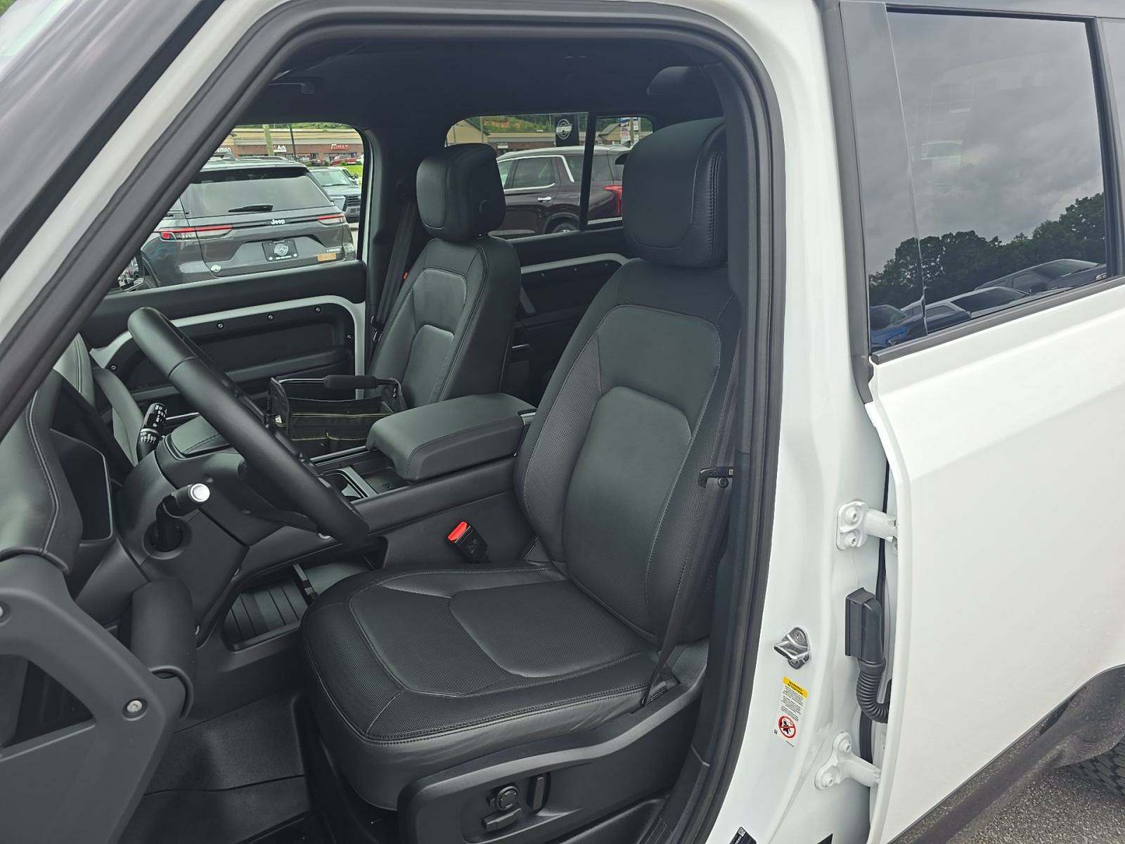 2023 Land Rover Defender 110 X-Dynamic SE AWD