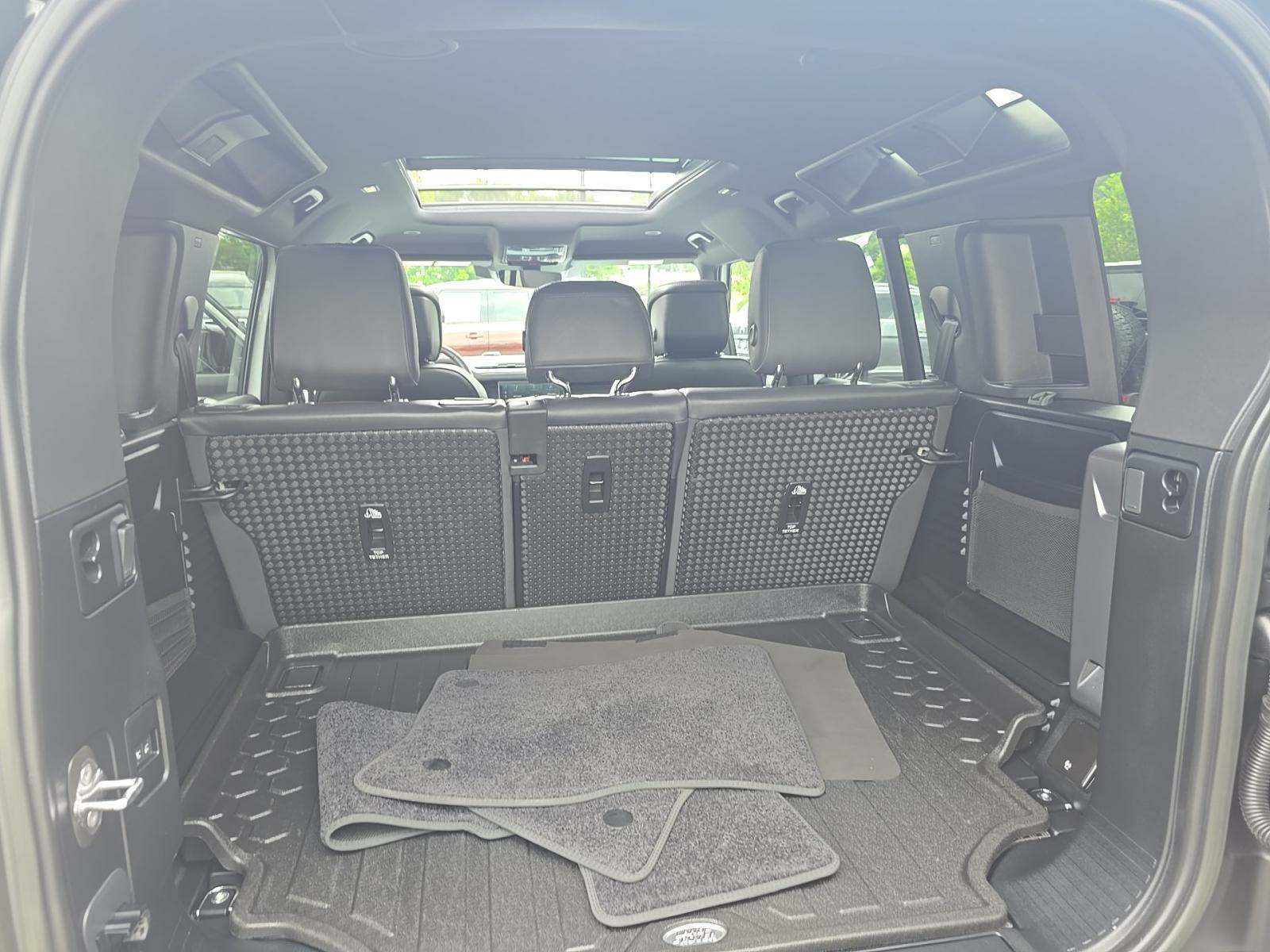 2023 Land Rover Defender 110 X-Dynamic SE AWD