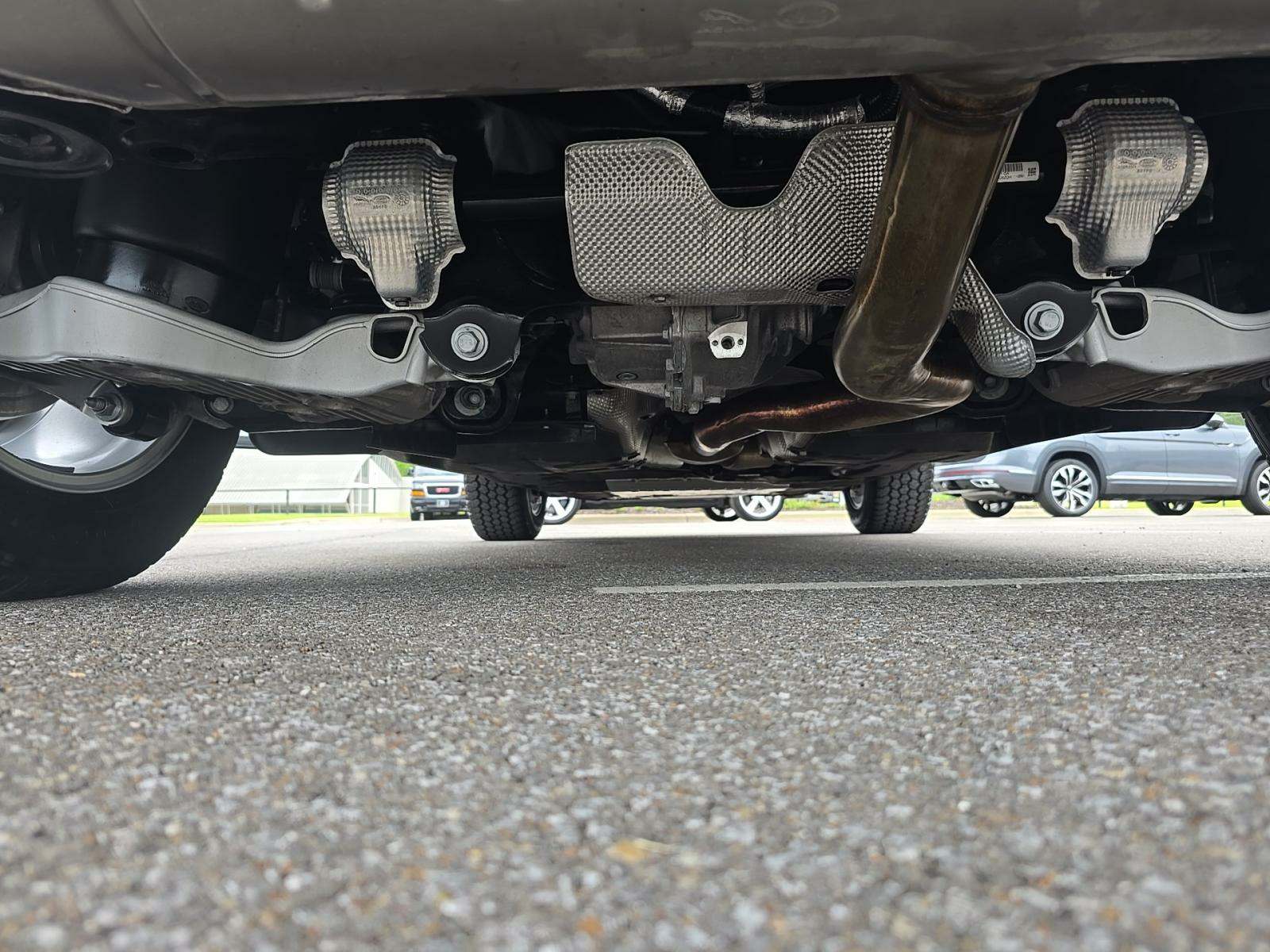 2023 Land Rover Defender 110 X-Dynamic SE AWD