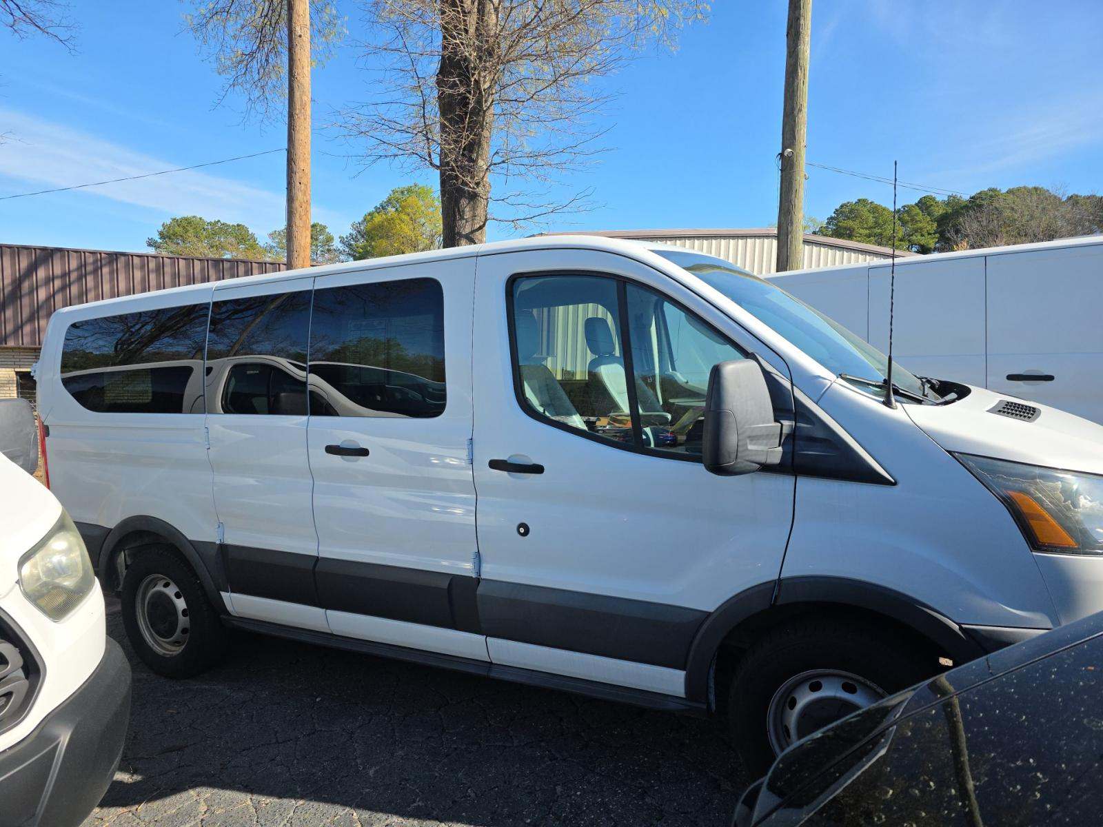 FORD TRANSIT 150 - 4