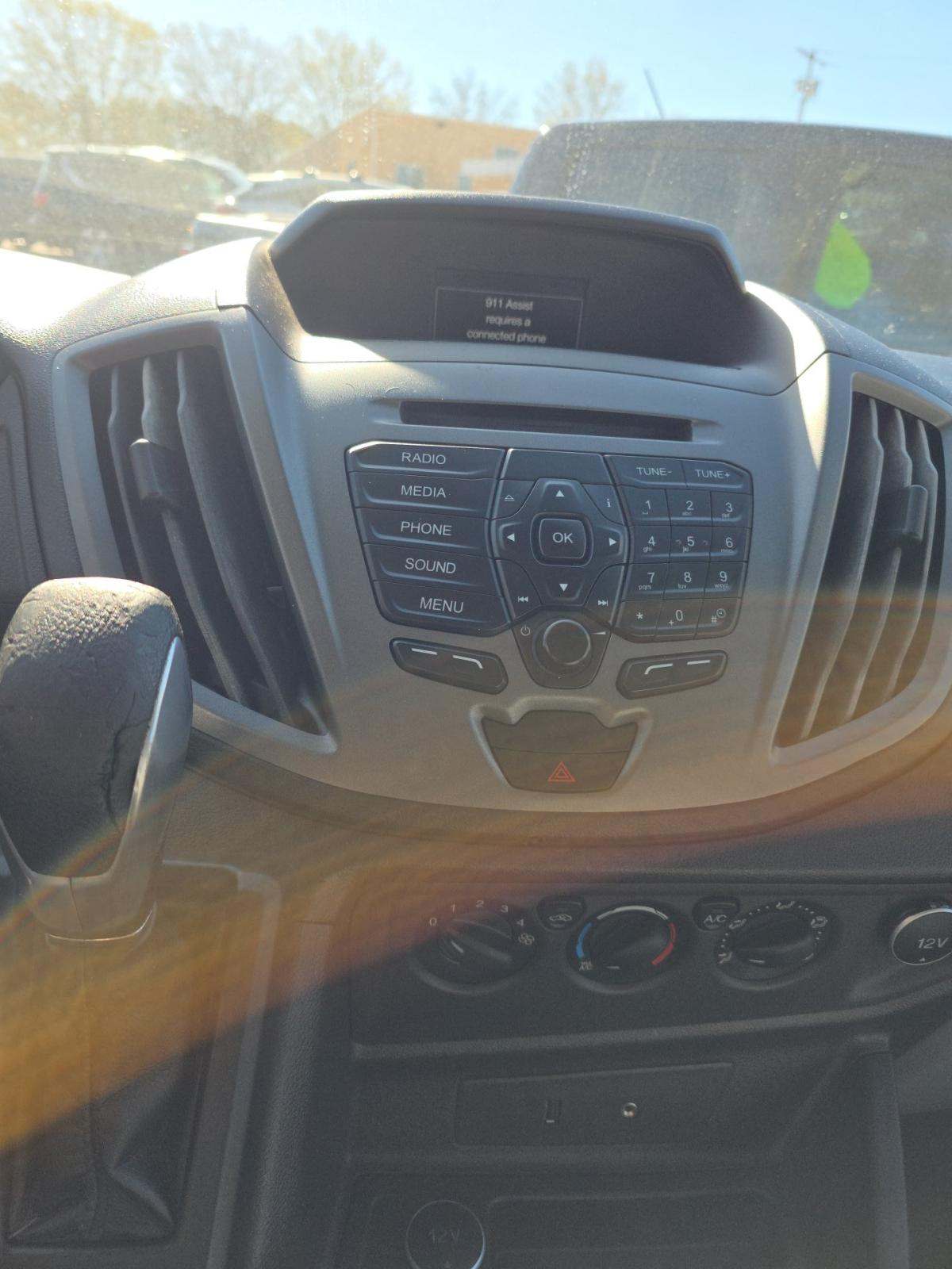 FORD TRANSIT 150 - 10