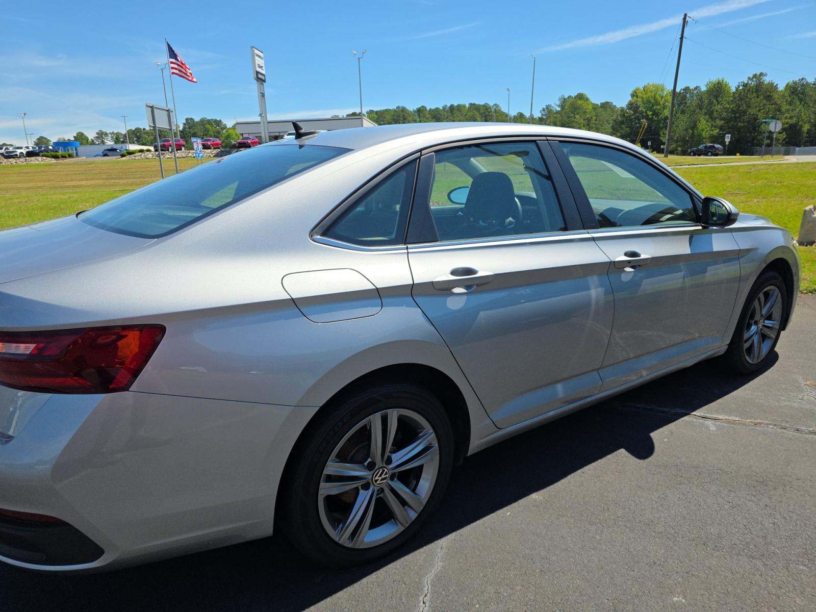 2023 Volkswagen Jetta 1.5T SE FWD