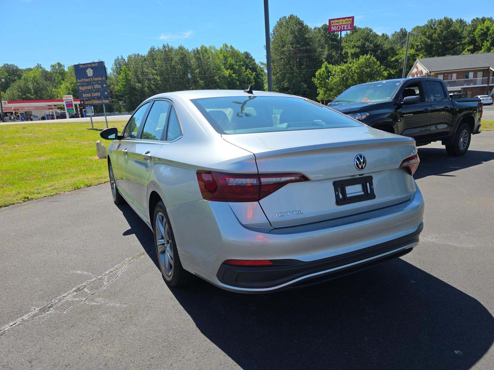 2023 Volkswagen Jetta 1.5T SE FWD
