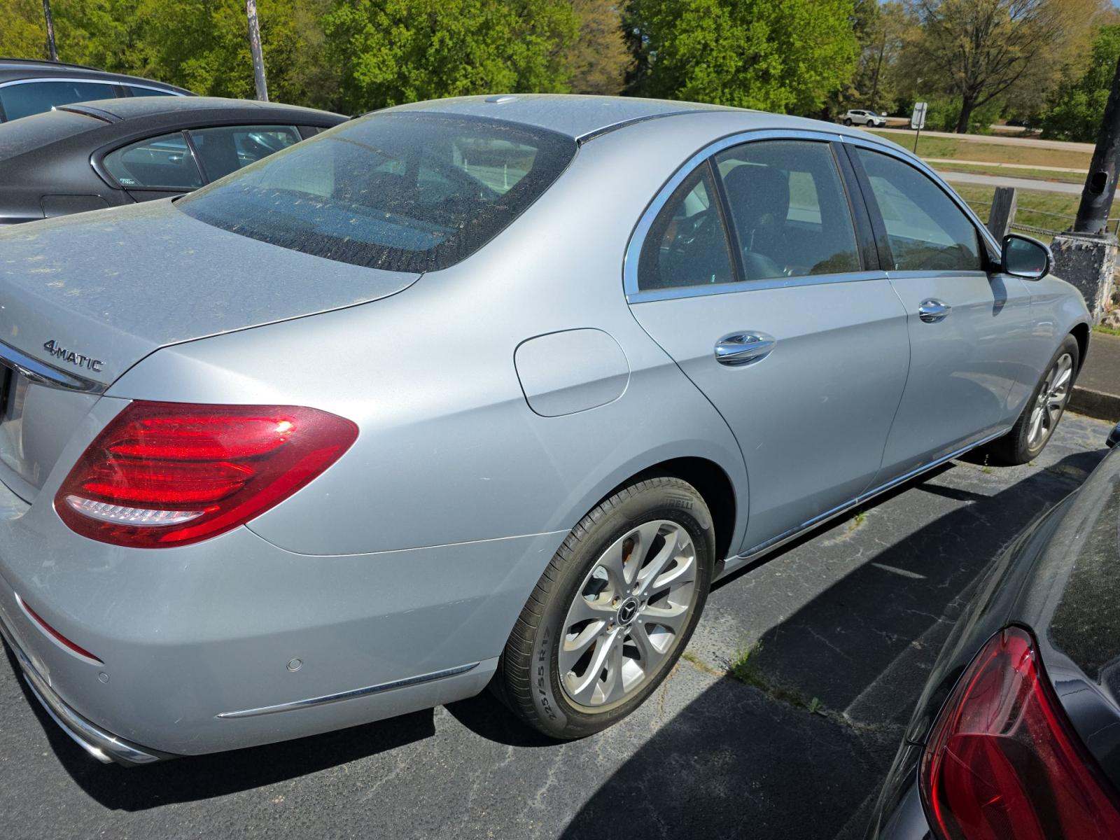 MERCEDES-BENZ E-CLASS - 4