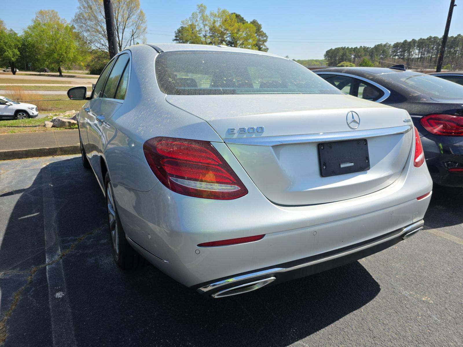 MERCEDES-BENZ E-CLASS - 2