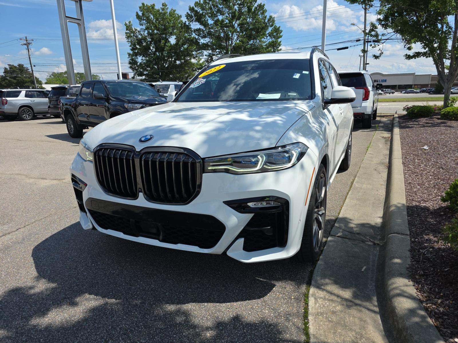 2022 BMW X7 M50i AWD