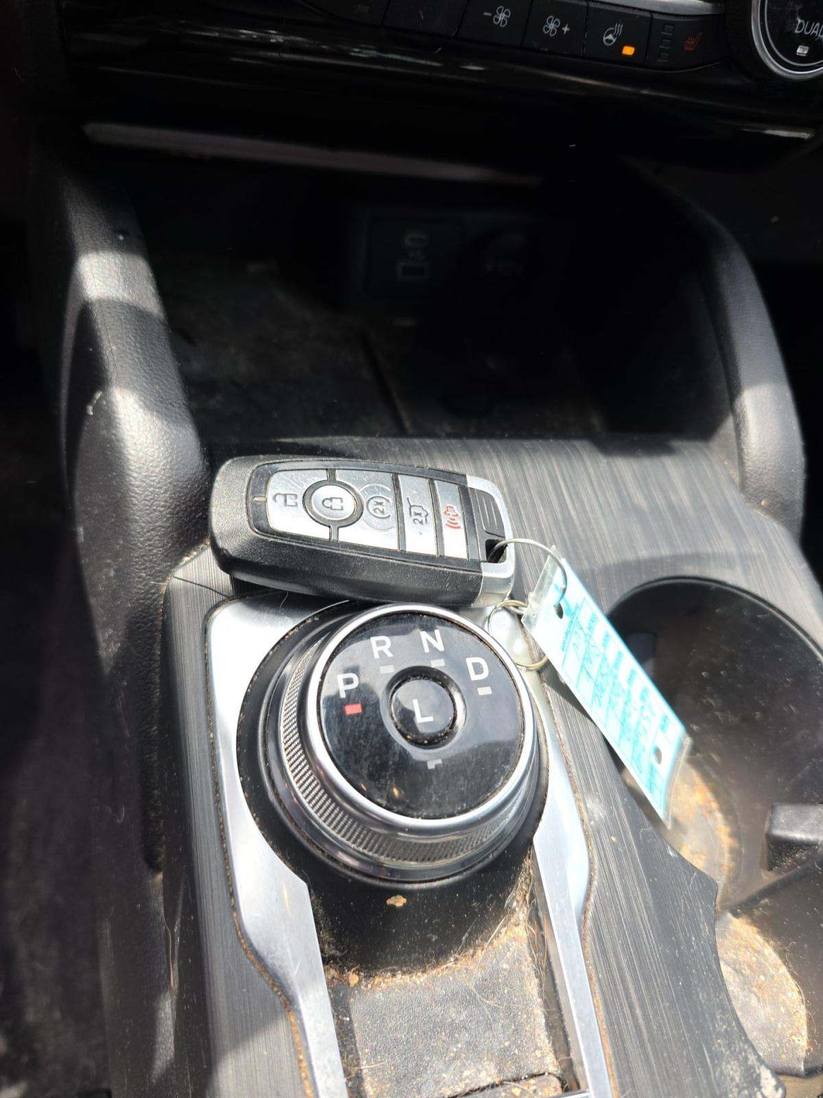 FORD ESCAPE - 8