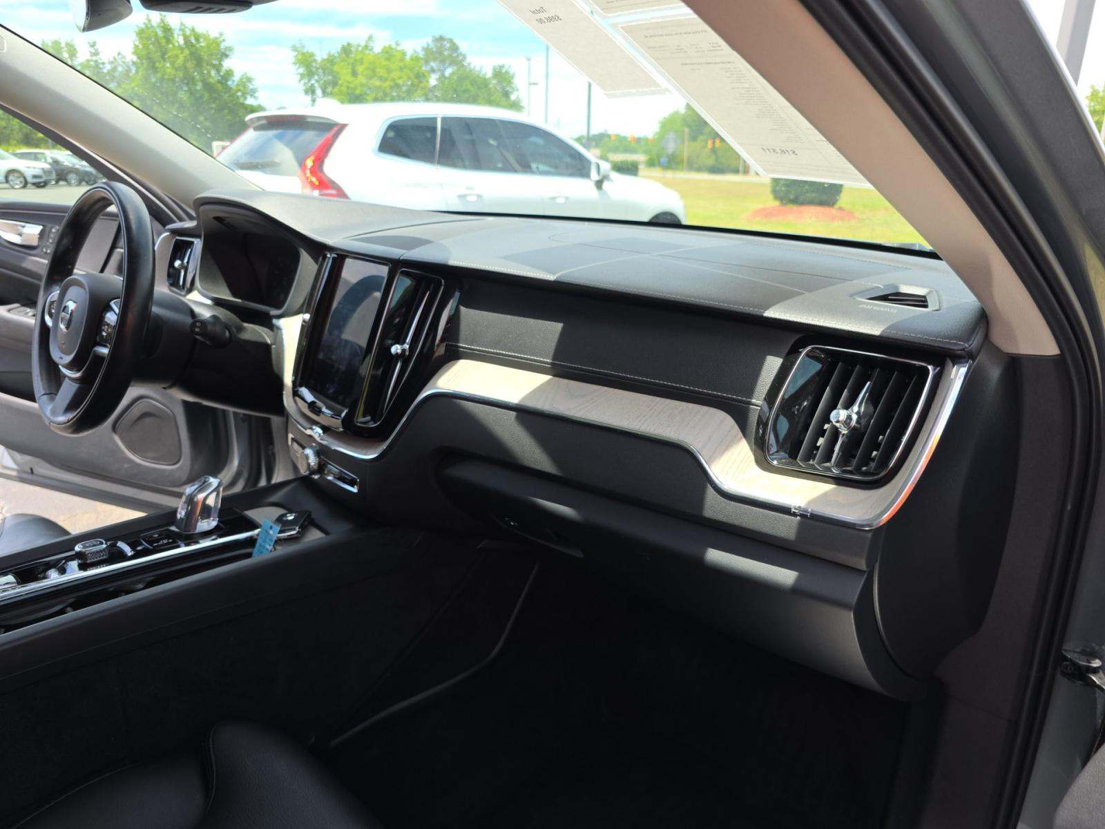 2018 Volvo XC60 Plug-In Hybrid T8 Inscription AWD