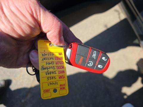 DODGE SRT HELLCAT - 8