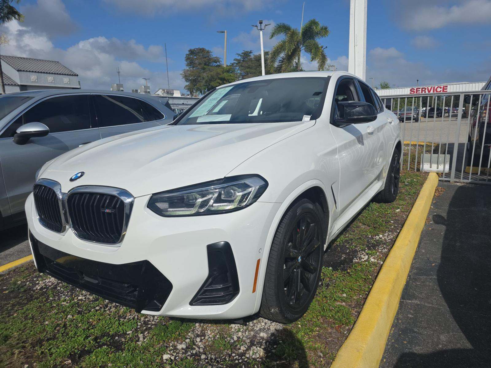 2022 BMW X4 M40i AWD