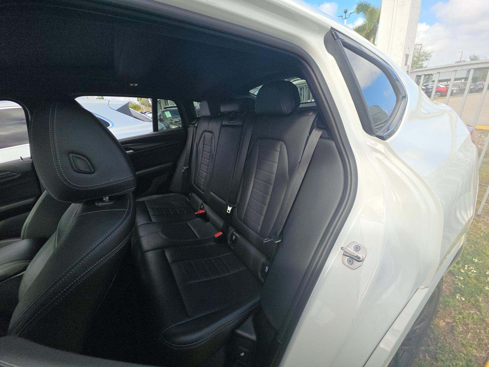 2022 BMW X4 M40i AWD