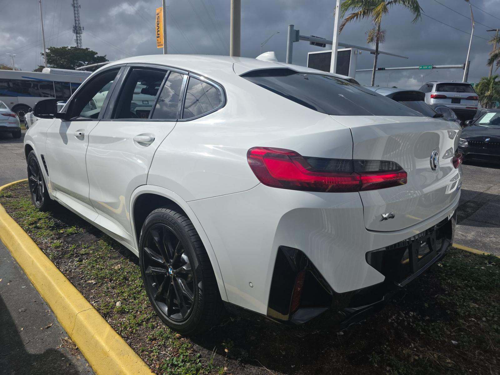 2022 BMW X4 M40i AWD