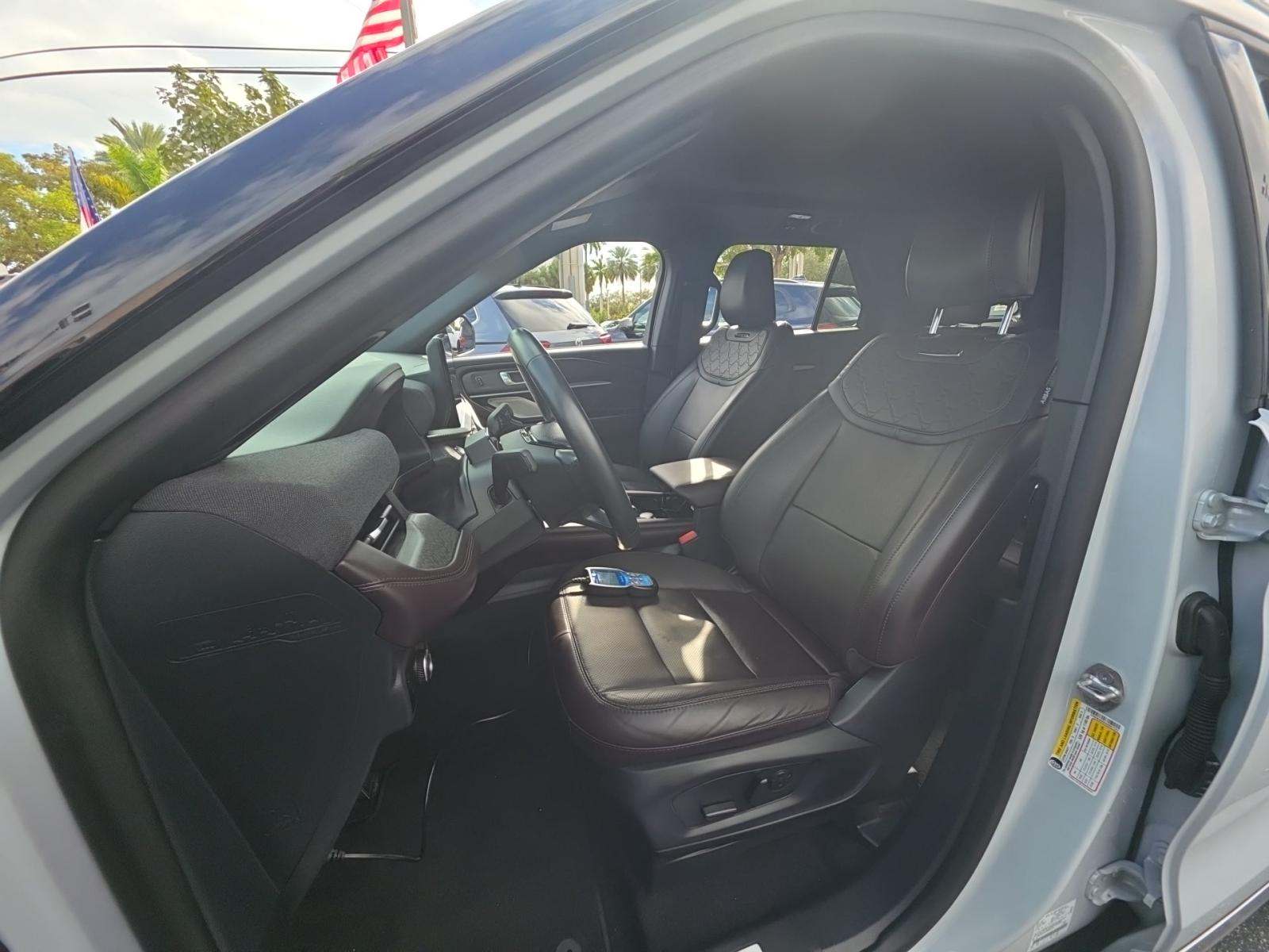 2025 Ford Explorer Platinum AWD