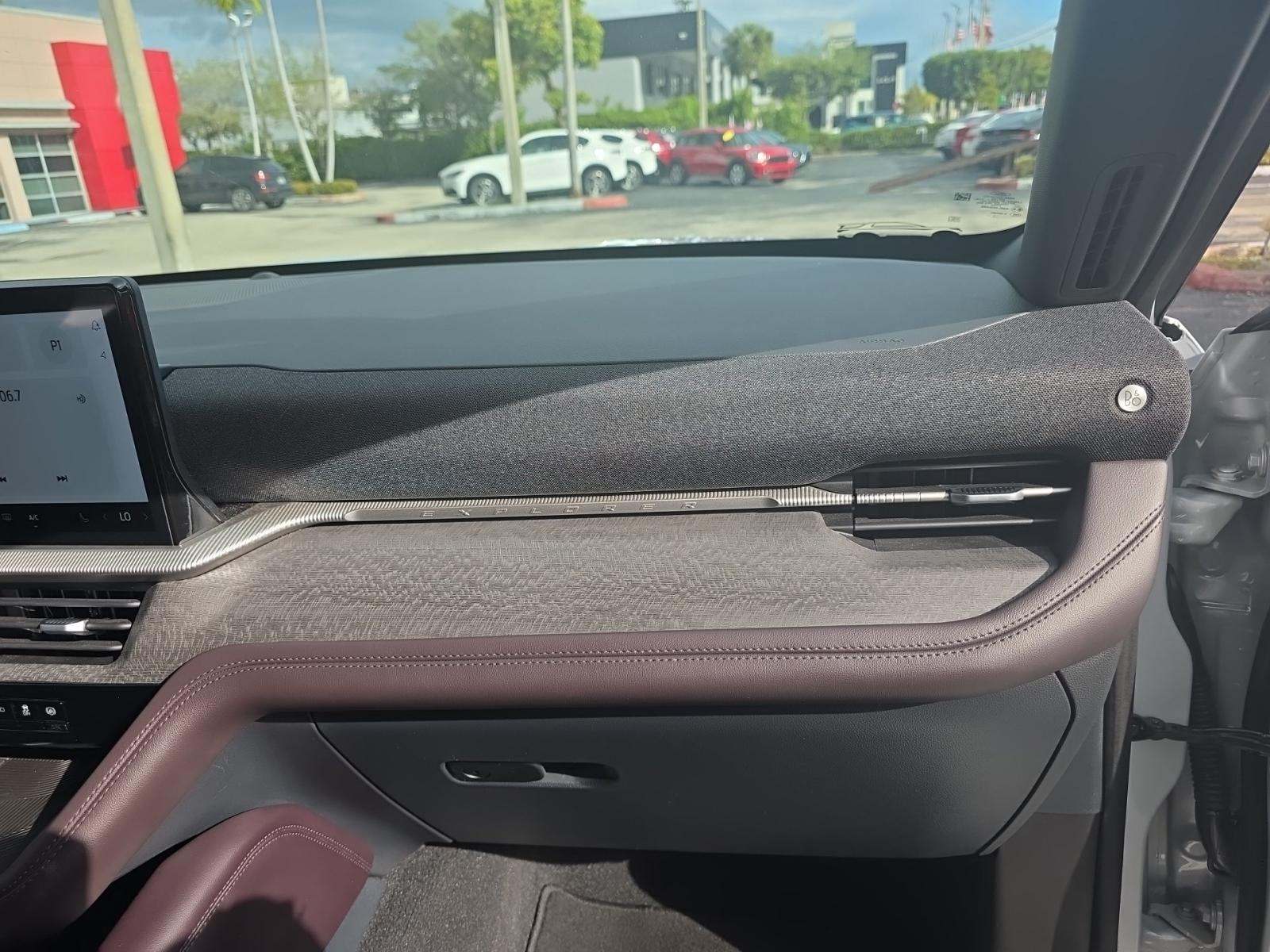 2025 Ford Explorer Platinum AWD