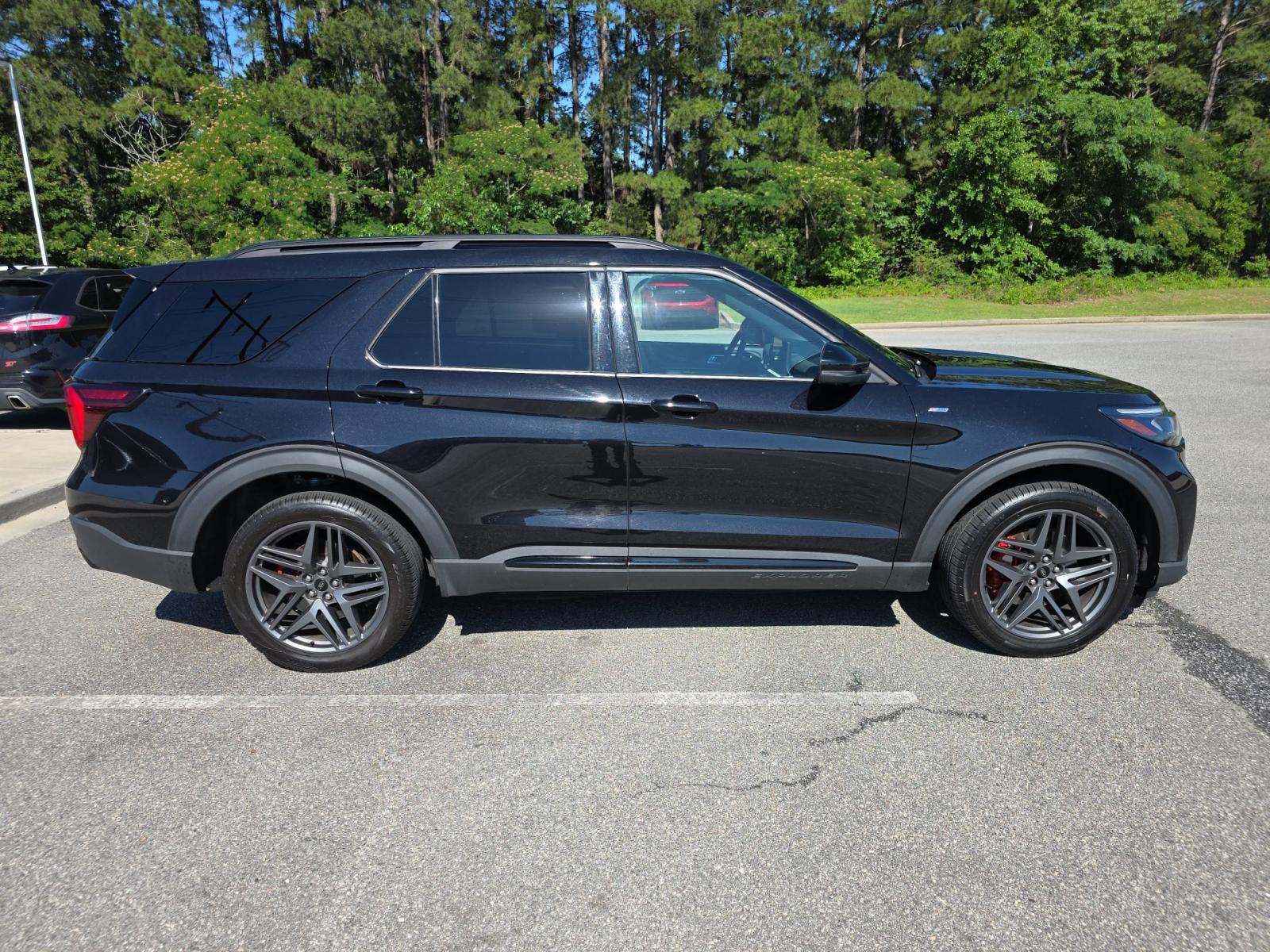 2025 Ford Explorer ST-Line AWD
